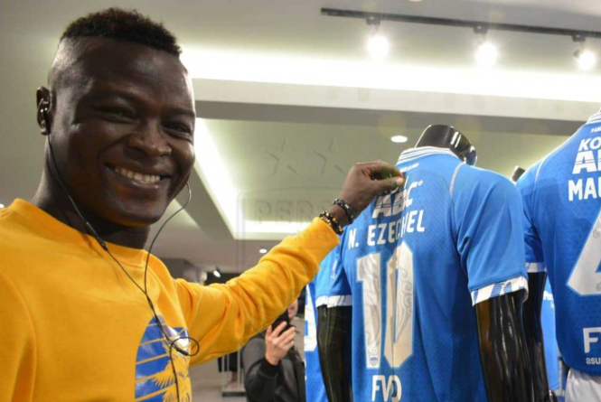 Ezechiel N’Douassel. (Foto: Persib Bandung)