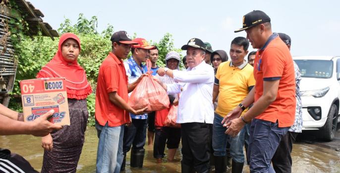 Wabup Pasuruan turun lapangan cek kondisi korban banjir di Beji dan Gempol. (Foto: Dok Humas)