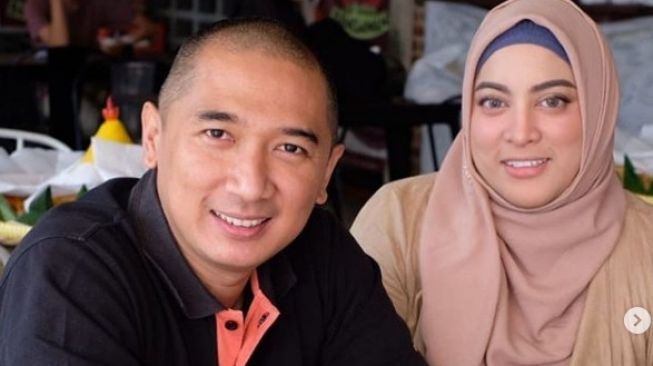 Jane Shalimar bersama calon suaminya, Arsya Wijaya. (Foto: Instagram)