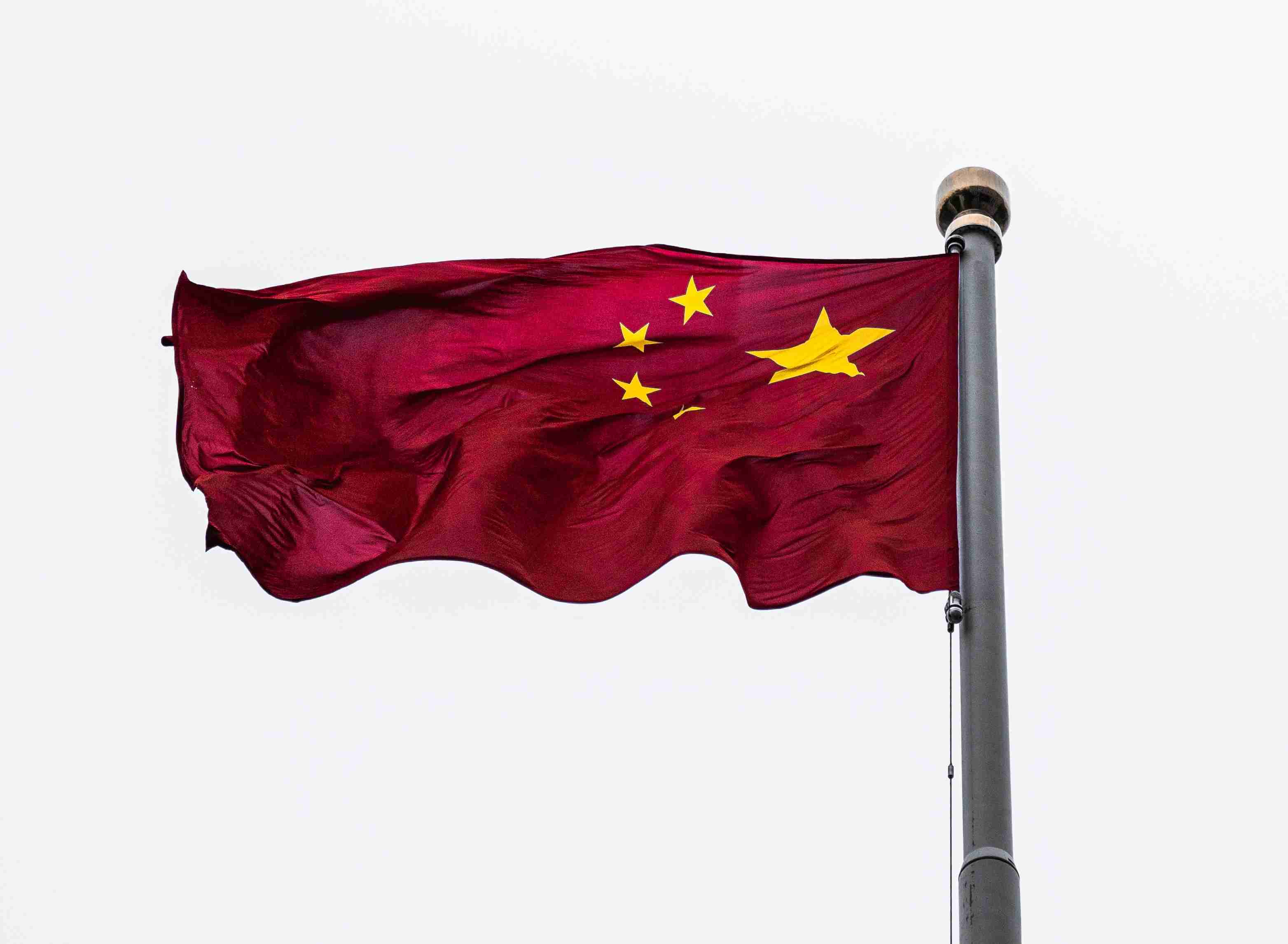 Bendera China. Pemerintah China meminta koran Denmark mengeluarkan permohonan maaf karena memuat karikatur tentang bendera china bergambar virus corona. (Foto:unsplash)