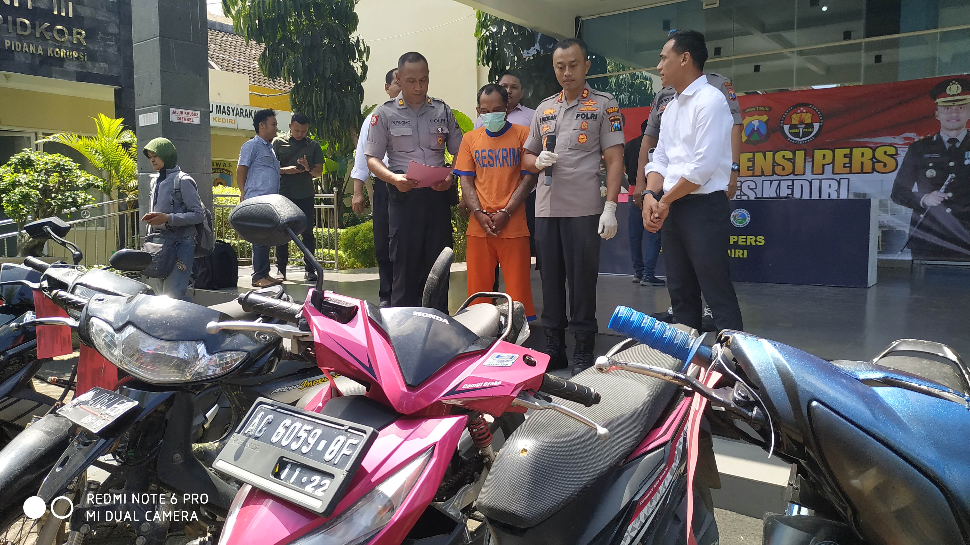 Polres Kediri rilis kasus penipuan penggelapan (Fendi/ngopi bareng.id)