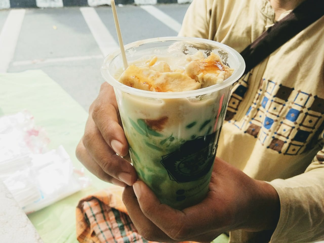 Es Dawet Durian di Jalan Taman Nginden Intan Surabaya. (Foto: Rizqi Mutqiyyah/ngopibareng.id)