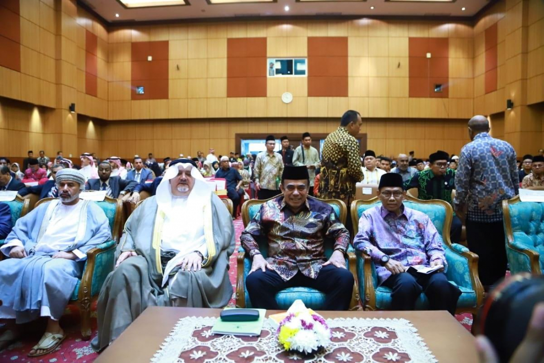 Menag Fachrul Razi dan Dubes Arab Saudi untuk Indonesia Essam bin Abed Al-Thaqafi bersama juara MHQH (Foto: Istimewa)