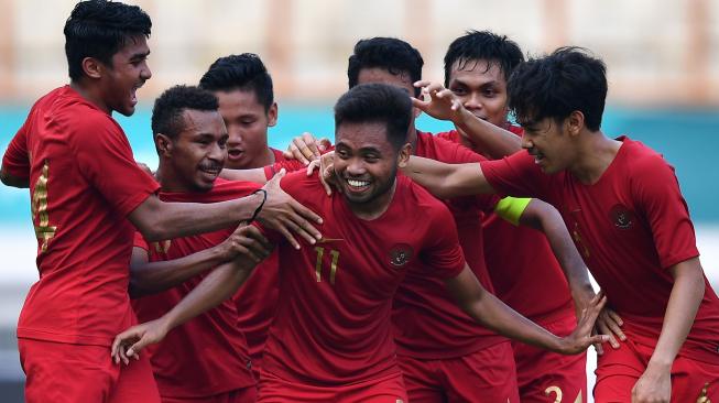 Saddil Ramdani (tengah) bersama skuad timnas Indonesia membela SEA Games 2019. (Foto: Dok. Timnas Indonesia)