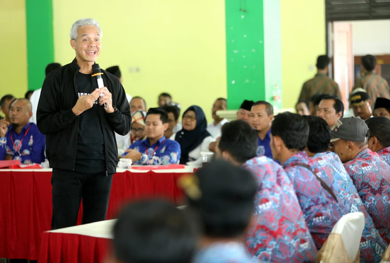 Gubernur Jawa Tengah Ganjar Pranowo saat memberikan arahan dalam Rapat Koordinasi Nasional (Rakornas) Perkumpulan Perangkat Desa Indonesia (PPDI) di Asrama Haji Donohudan Boyolali, Sabtu, 8 Februari 2020. (Foto: Humas/Jateng)