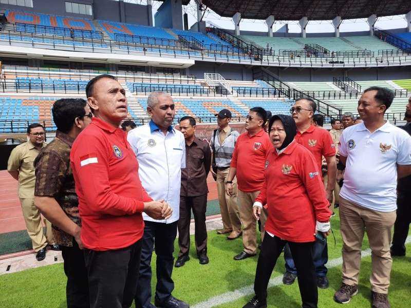 Ketua Umum PSSI Mochammad Iriawan saat meninjau Gelora Bung Tomo Surabaya. (Foto: Alief/ngopibareng.id)