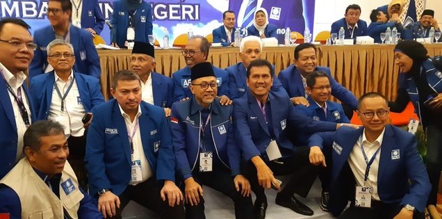 Foto bersama calon ketum dan para elite PAN di Kongres V. (Foto: Istimewa)