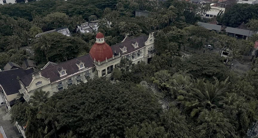 Gedung eks RS Mardi Santoso “Dimakan” Belantara.