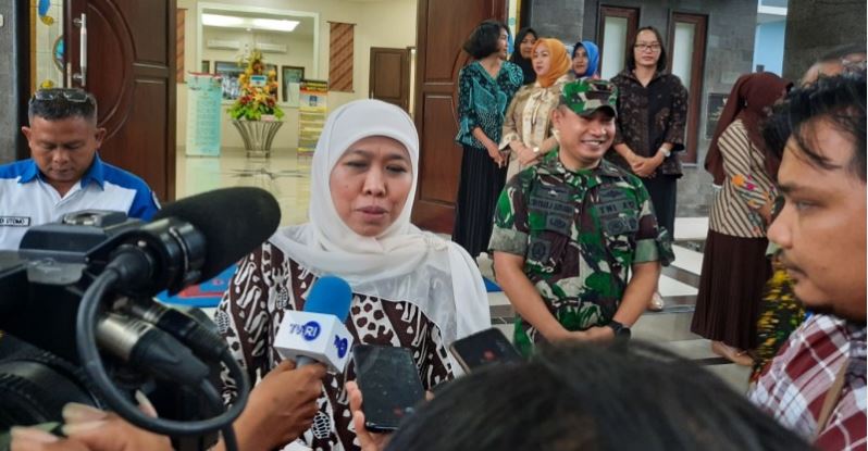 Gubernur Jawa Timur, Khofifah Indar Parawansa. Khofifah menggagas BBIB Singosari untuk membekukan semen satwa langka Indonesia. (Foto:ngopibareng.id)