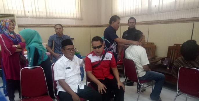 Pelatihan pijat bagi tuna netra di dinsos Pasuruan. (Foto: Dok Humas)