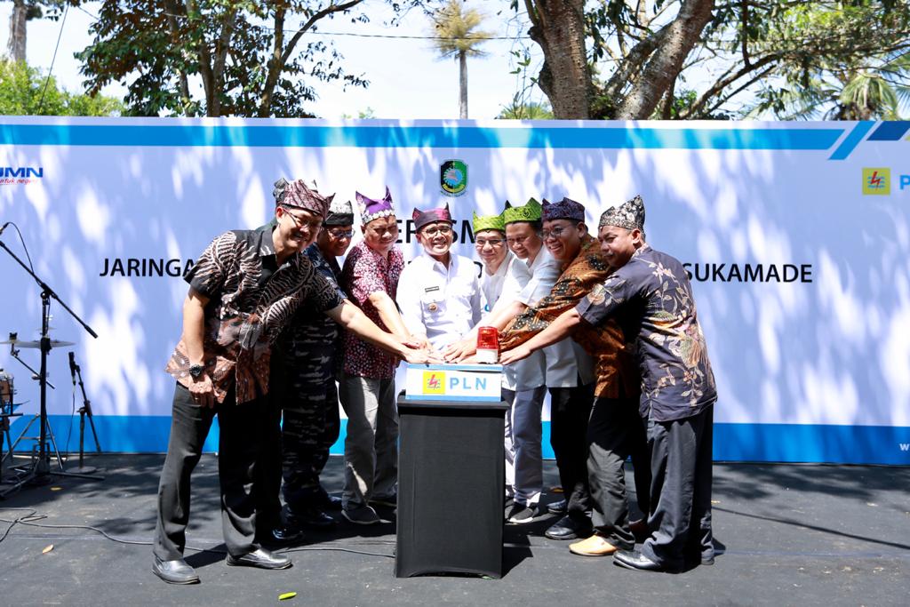 Peresmian jaringan listrik untuk TNAP dan Taman  Nasional Merubetiri (foto : Istimewa)