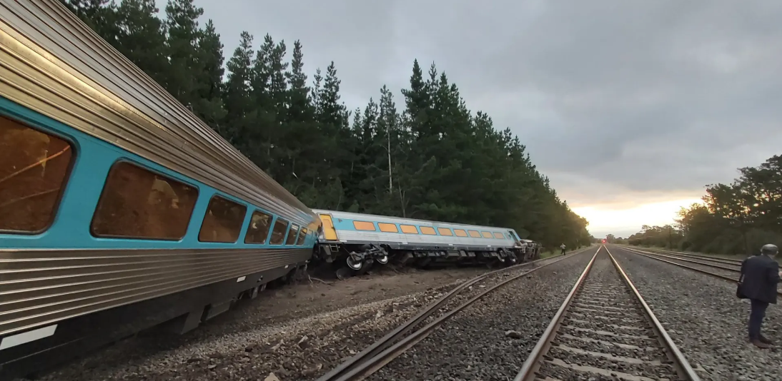 Kereta cepat yang anjlok di Australia. (Foto:The Guardian)