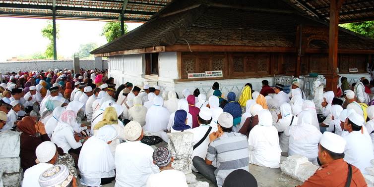 Makam Sunan Drajat selalu diziarahi umat Islam. (Foto:Istimewa)