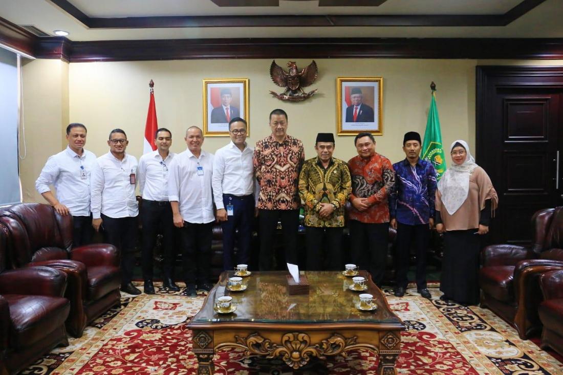 Menteri Agama Fachrul Razi bersama para petugas haji. (Foto: istimewa)