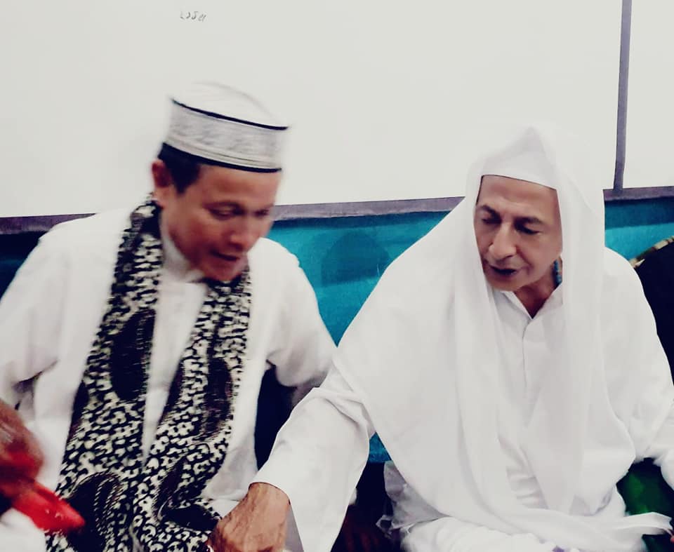 Pimpinan Yayasan Islamic Centre Al-Ghazaly Bogor, KH M. Mustofa Abdulllah bin Nuh, Lc saat menerima kehadiran Habib Luthfi bin Yahya. (Foto: Istimewa)