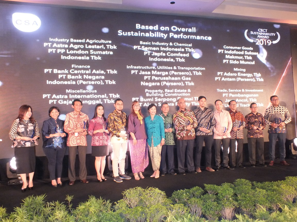 Penyerahan penghargaan CECT Sustainability Award 2019. (Foto: majalahcsr.id)