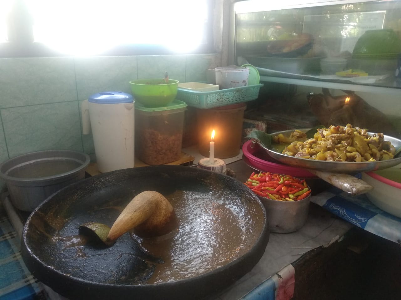 Bumbu rujak cingur. (Foto: Rizqi Mutqiyyah/Ngopibareng.id)