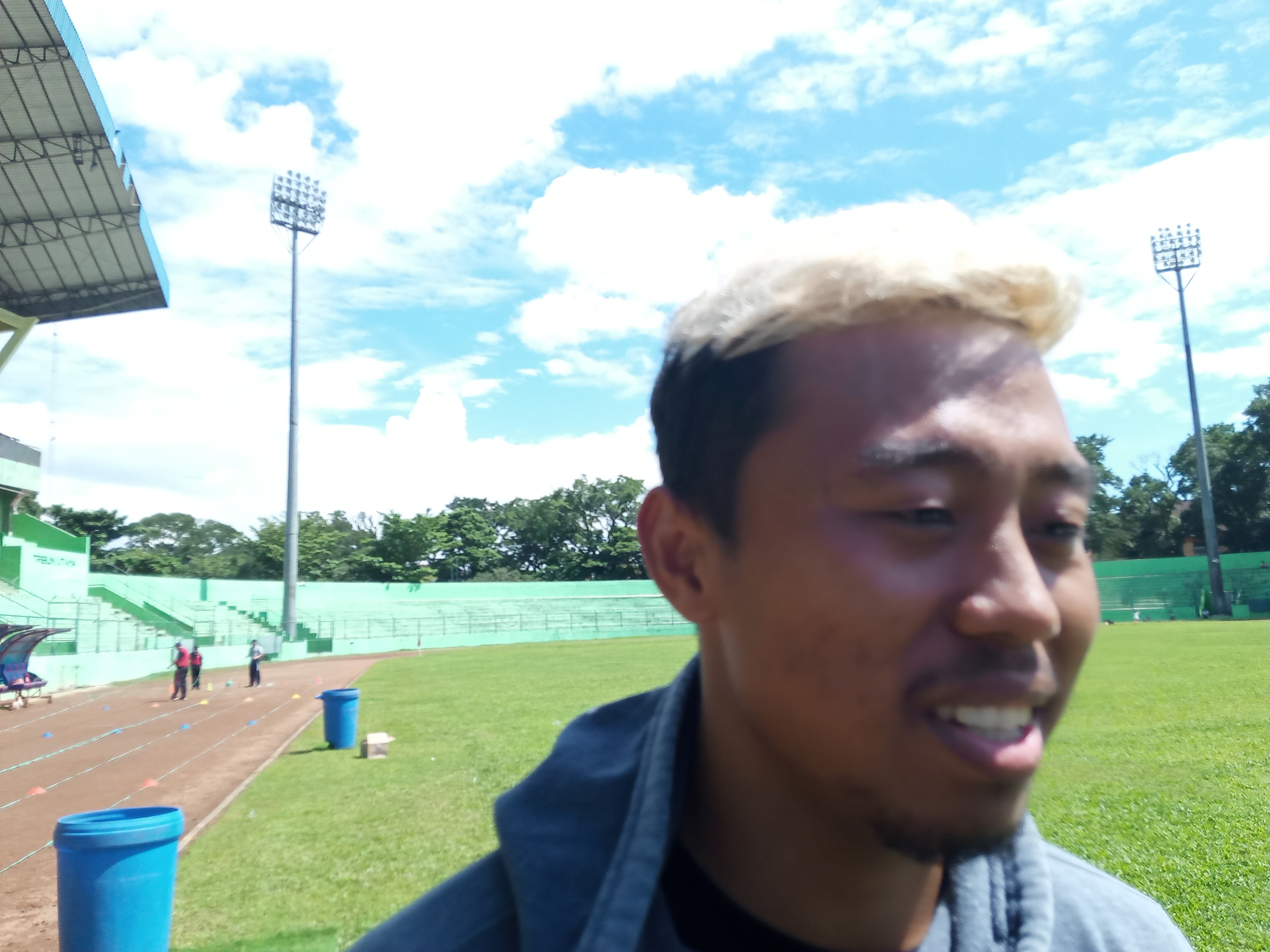 Striker Arema FC, Kushedya Hari Yudo usai menjalani latihan. (Foto: Lalu Theo/Ngopibareng.id)