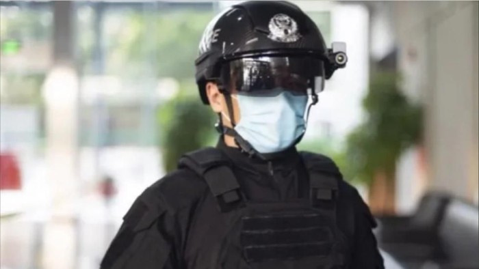 Helm N901 produksi China Kuang-Chi Technologies. (Foto: South China Morning Post (SCMP))