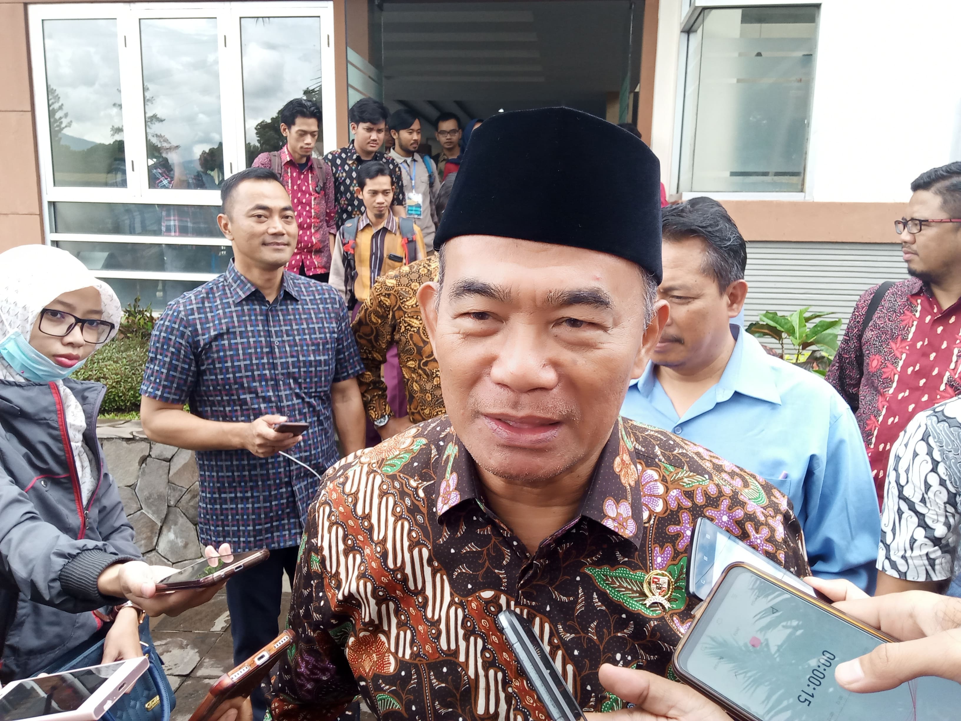 Menteri Koordinator Pembangunan Manusia dan Kebudayaan, Muhadjir Effendy saat ditemui di Sengkaling Convention Hall, Malang (Foto: Lalu Theo/Ngopibareng.id)