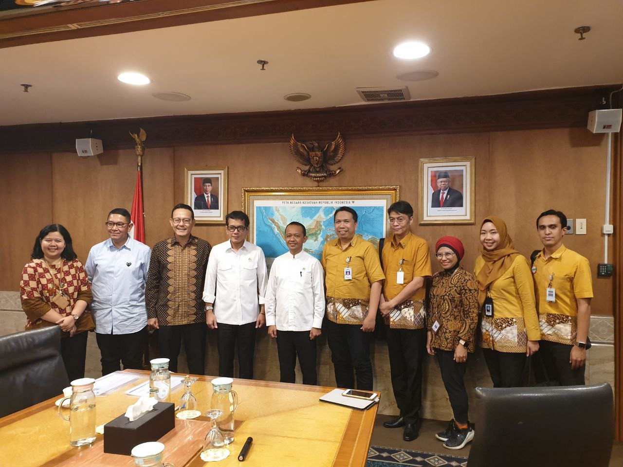 Direktur Utama BPJS Kesehatan Fachmi Idris saat audiensi kepada Menteri Pariwisata dan Ekonomi Kreatif dan Kepala Badan Koordinasi Penanaman Modal (BKPM). (Foto: BPJS Kesehatan)