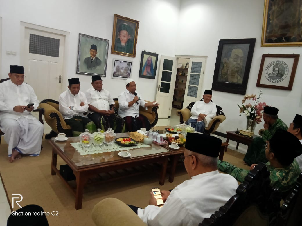 Para kiai jajaran pengurus PWNU Jatim ketika di Tebuireng Jombang. (Foto: NU for Ngopibareng.id)