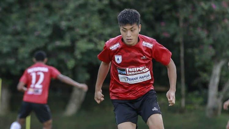 Pemain Persipura Jayapura, Takuya Matsunaga. (Foto: Fariz Yarbo/Ngopibareng.id)