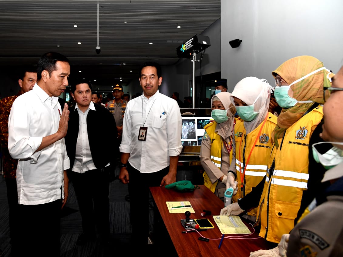 Presiden Joko Widodo (Jokowi) saat meninjau antisipasi sebaran virus corona. (Foto:Setpres)