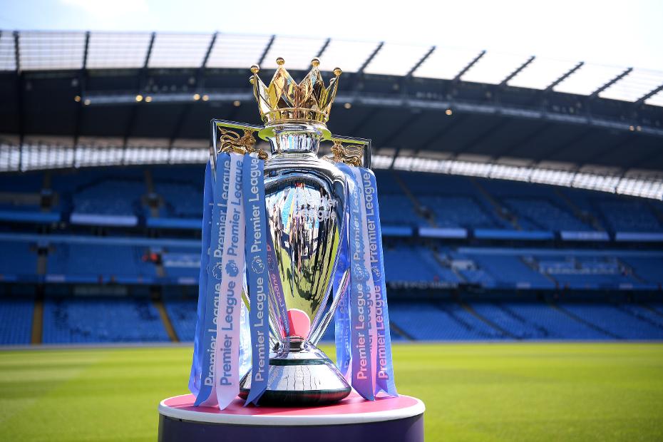 Trofi Premier League musim ini belum jelas akan diserahkan ke siapa. (Foto:  Premier League)