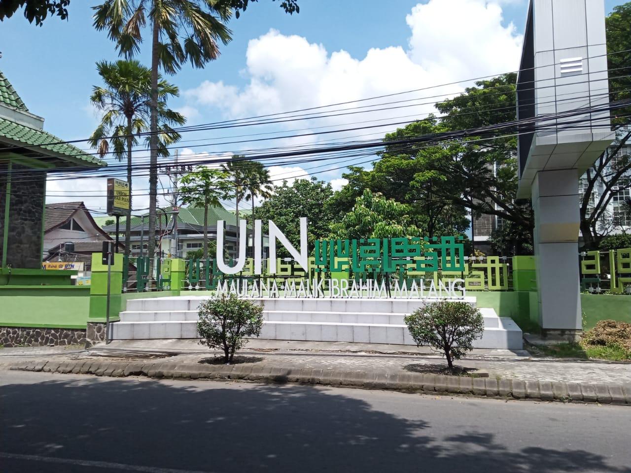 Tampak depan UIN Maliki Kota Malang (Foto: Lalu Theo/ngopibareng.id)