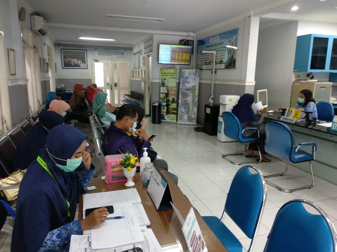 Suasana pengunjung di BBLK Surabaya (Foto: Rizqi Mutqiyyah/Ngopibareng.id)