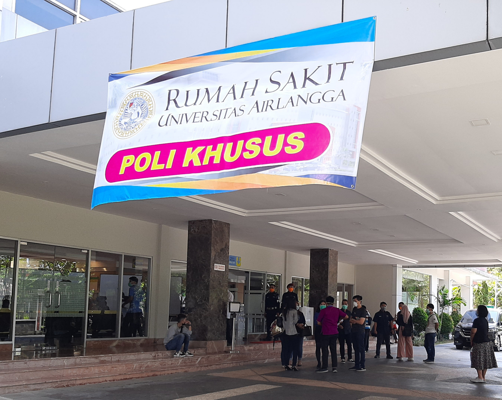 Poli khusus pemeriksaan corona RS Unair. (Foto: Pita Sari/Ngopibareng.id)