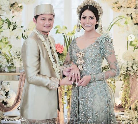 Pasangan Bunga Jelitha dan Syamsir Alam menikah pada Sabtu, 21 Maret 2020. (Foto: Instagram @bungajelitha66)