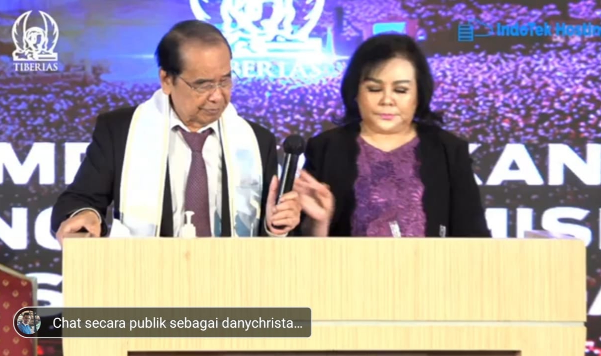 Gembala sidang yang disiarkan melalui live streaming. (Foto: Istimewa)