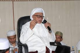 Sesepuh Pesantren Lirboyo, KH Anwar Manshur. (Foto: Dok/Ngopibareng.id)