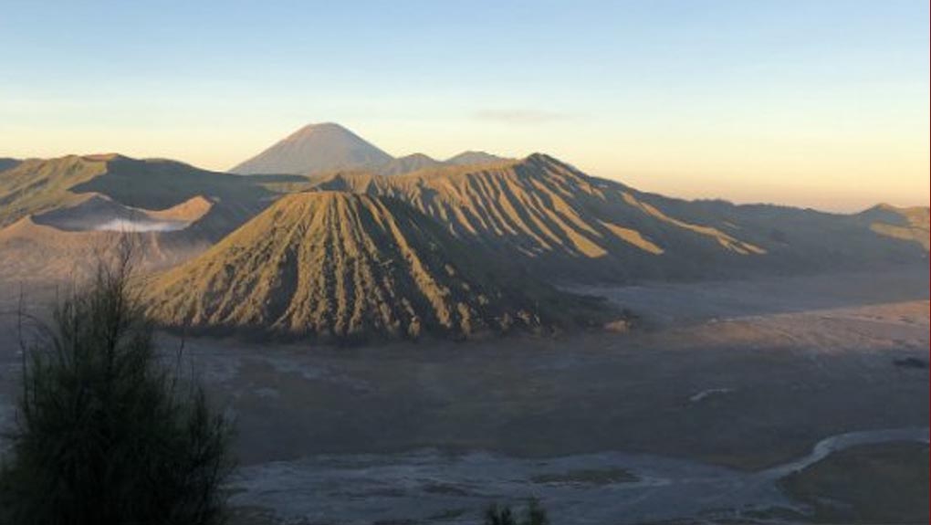 Gunung Bromo dan kawasan sekitarnya ditutup untuk batas waktu yang belum ditentukan. (Foto:Antara)