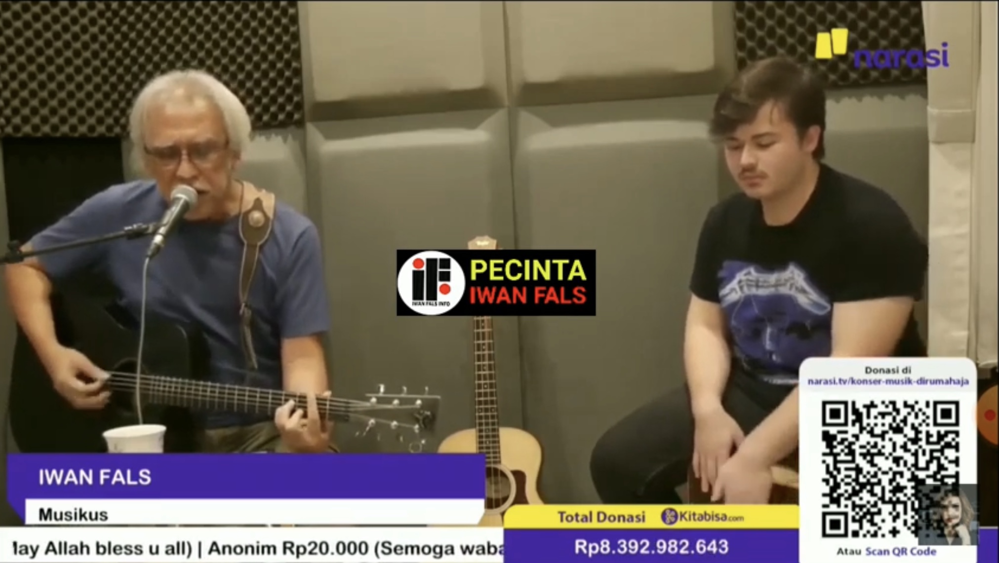 Iwan Fals bersama anaknya di Konser Musik @Dirumahsaja.