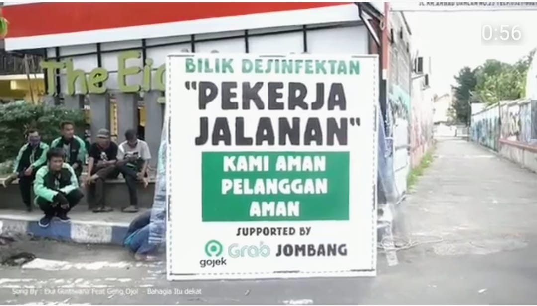 Bilik disinfektan dari driver ojol di Jombang (Foto: instagram @info_Jombang)