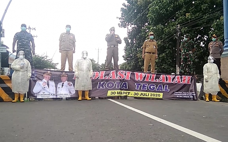 Isolasi wilayah di Kota Tegal dengan menutup 49 akses jalan. (Foto: Istimewa)