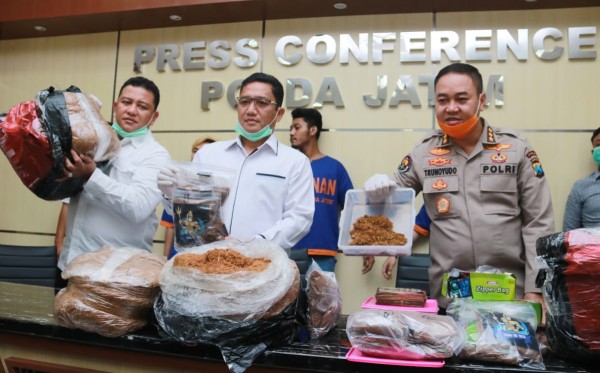 Polda Jawa Timur saat gelar perkara kasus narkoba. (Foto: Istimewa)