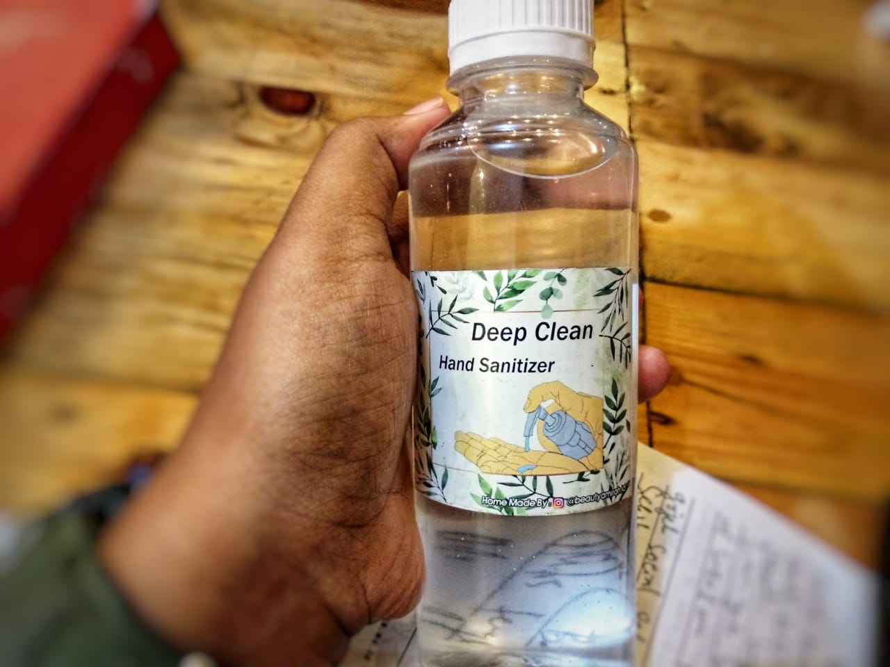 Hand Sanitizer buatan mahasiswi perawat di Surabaya (Foto: Rizqi Mutqiyyah/Ngopibareng.id)