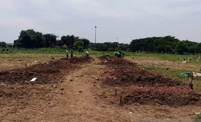 Salah satu tempat pemakaman khusus jenazah pasien COVID-19 di Tempat Pemakaman Umum (TPU) Tegal Alur, Kalideres Jakarta Barat, (Foto:Antara)