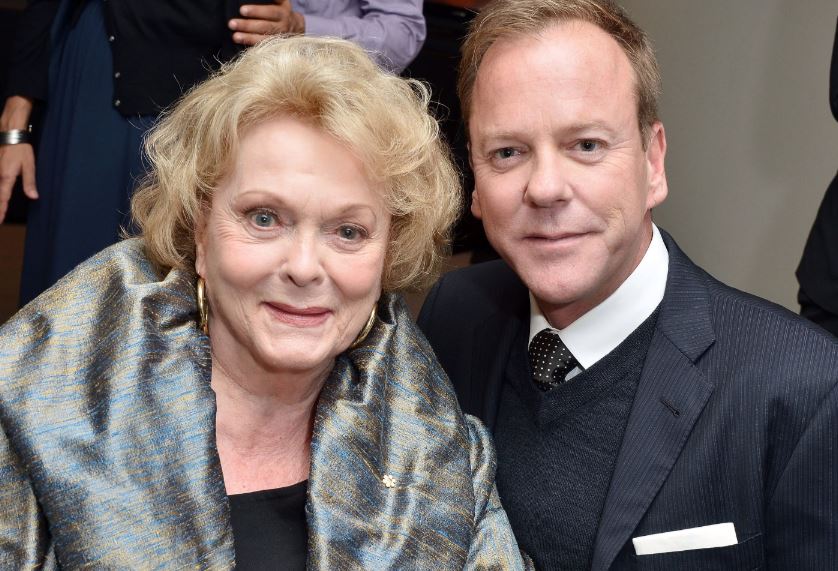 Aktris Shirley Douglas dan putranya, Kiefer Sutherland. (Foto: The Sun)