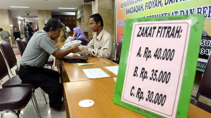 Umat Islam yang berkewajiban memberikan zakat fitrah. (Foto: Dok/Ngopibareng.id)