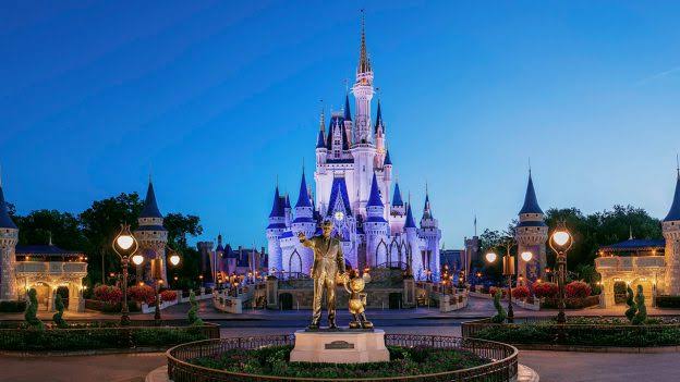 Pengelola Disney World merencakan pemeriksaan suhu tubuh.