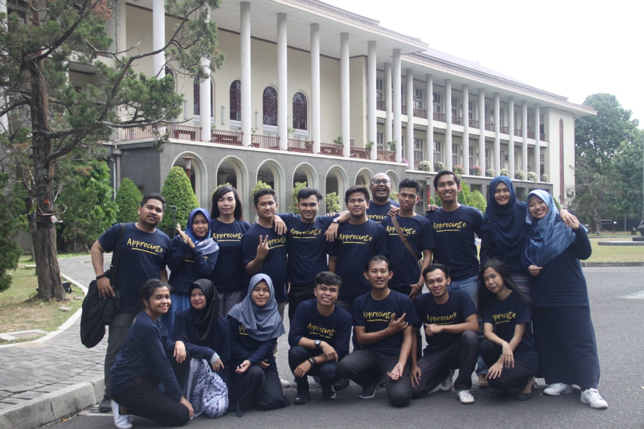 Mahmud Rofi'i saat mengikuti persiapan keberangkatan bersama penerima beasiswa LPDP yang lain (Foto: dokumen pribadi Mahmud Rofi'i/Ngopibaren.id) 