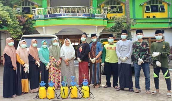 Bantuan yang diberikan Unusa untuk Ponpes Sunan Drajat Lamongan. (FOTO: istimewa)