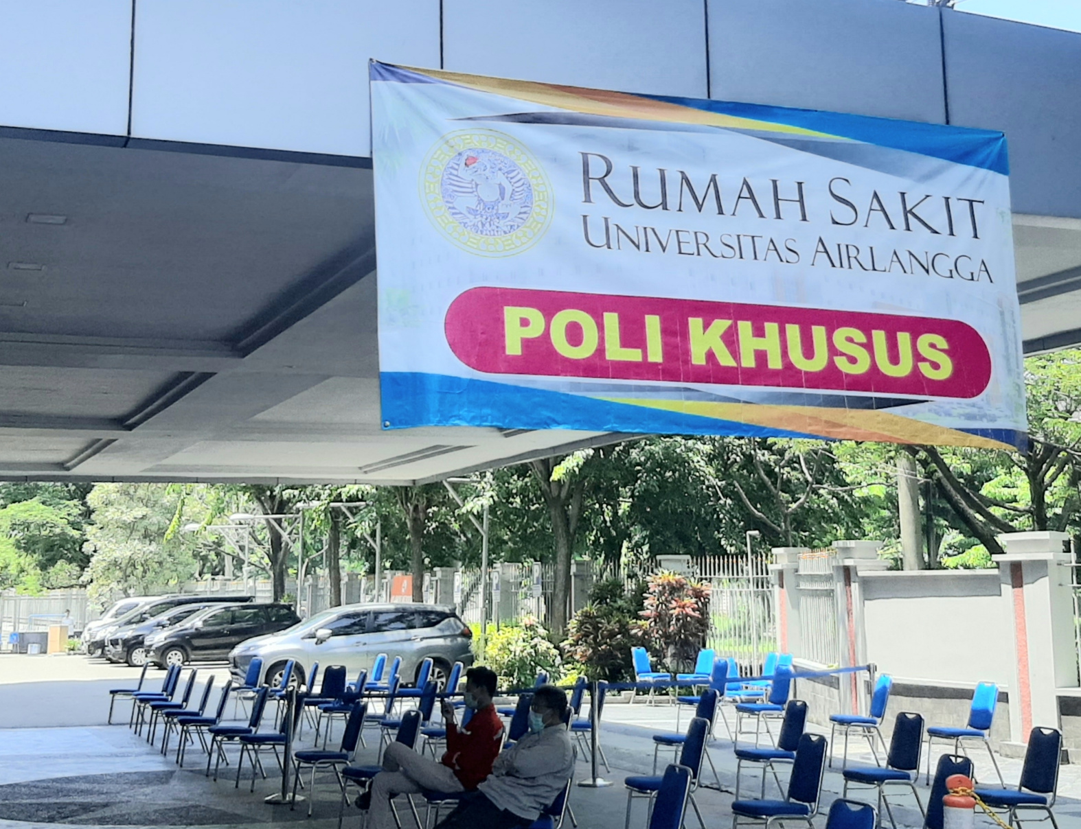 Poli khusus pemeriksaan corona RS Unair. (Foto: Pita Sari/Ngopibareng.id)