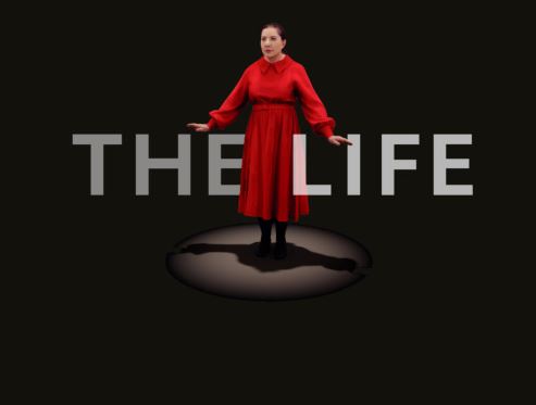 Marina Abramovic dengan karya The Life. (Foto: Microsoft)