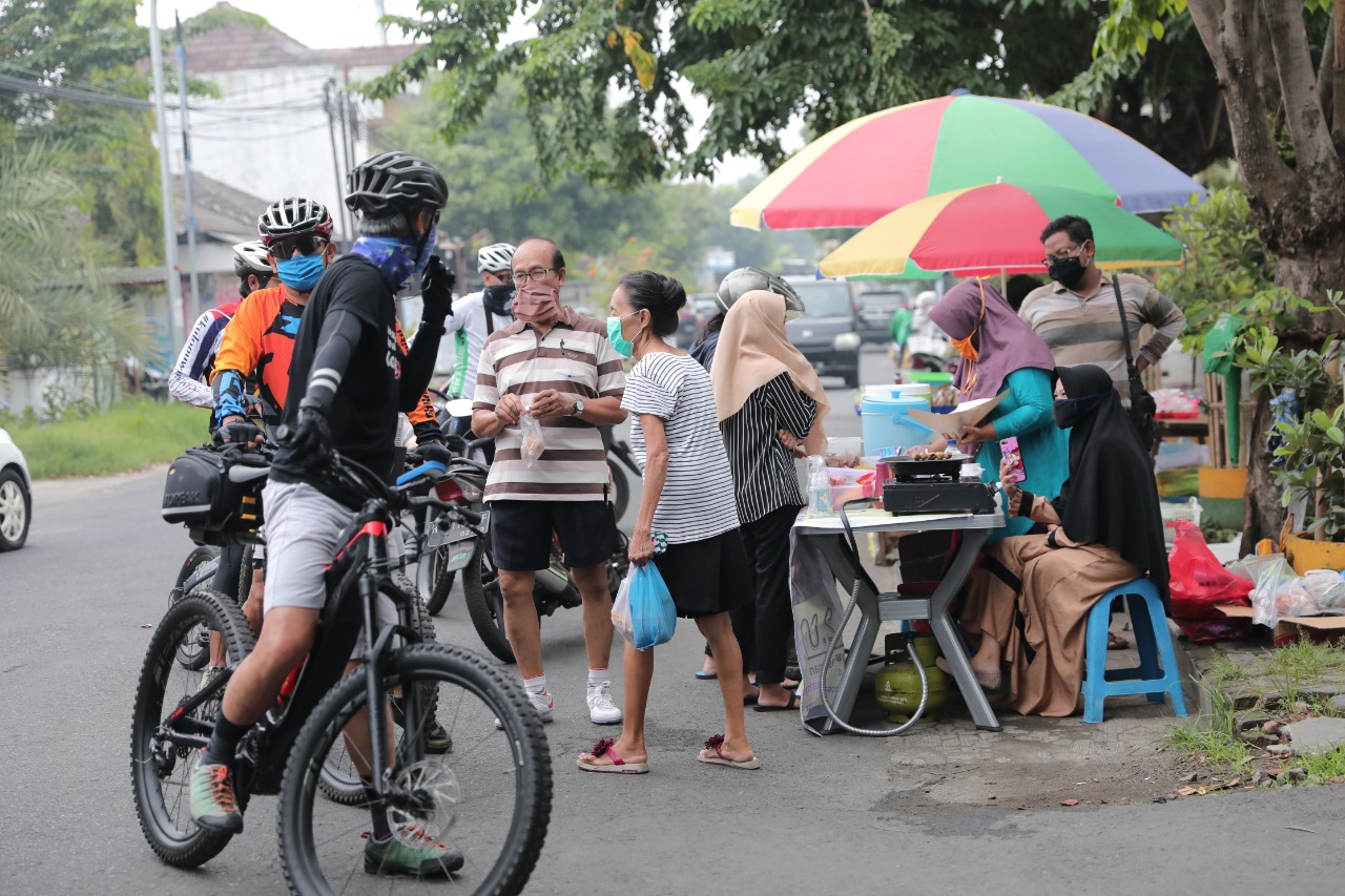 Gubernur Ganjar Pranowo saat memantau aktivitas warga Kota Semarang. (Foto: dok/Ngopibareng.id)